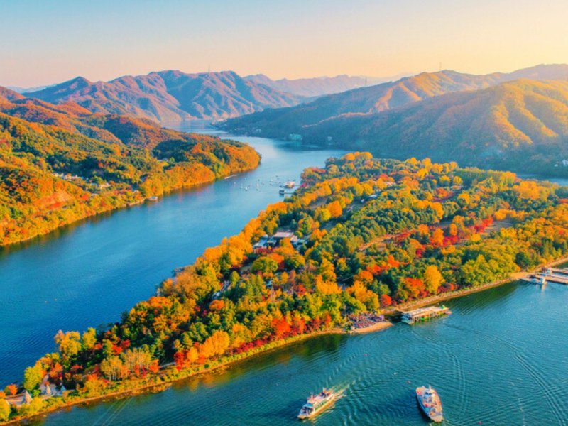 Tour Route Map Map-style illustration showing the day's route from Seoul to the attractions