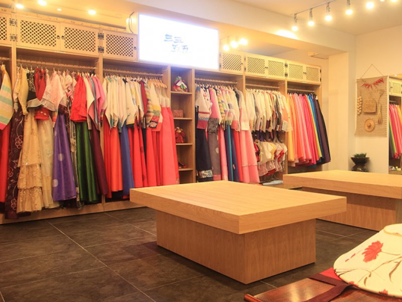 Hanbok Experience - Bukchon Hanok Village Hanbok Experience