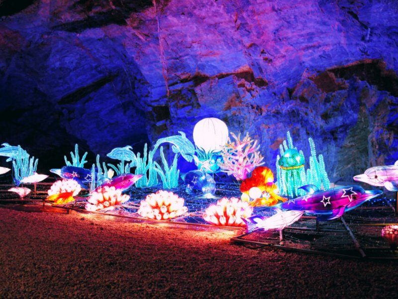 Cave Kayaking in Hwalok Cave Kayak paddling inside Hwalok Cave