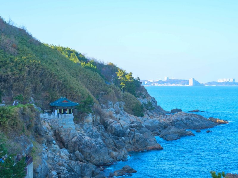 Seoraksan and Naksansa Temple Seoraksan peaks and Naksansa temple near ocean